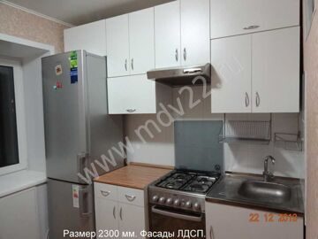 Кухня прямая с фасадами ЛДСП. Размер 2300 мм.