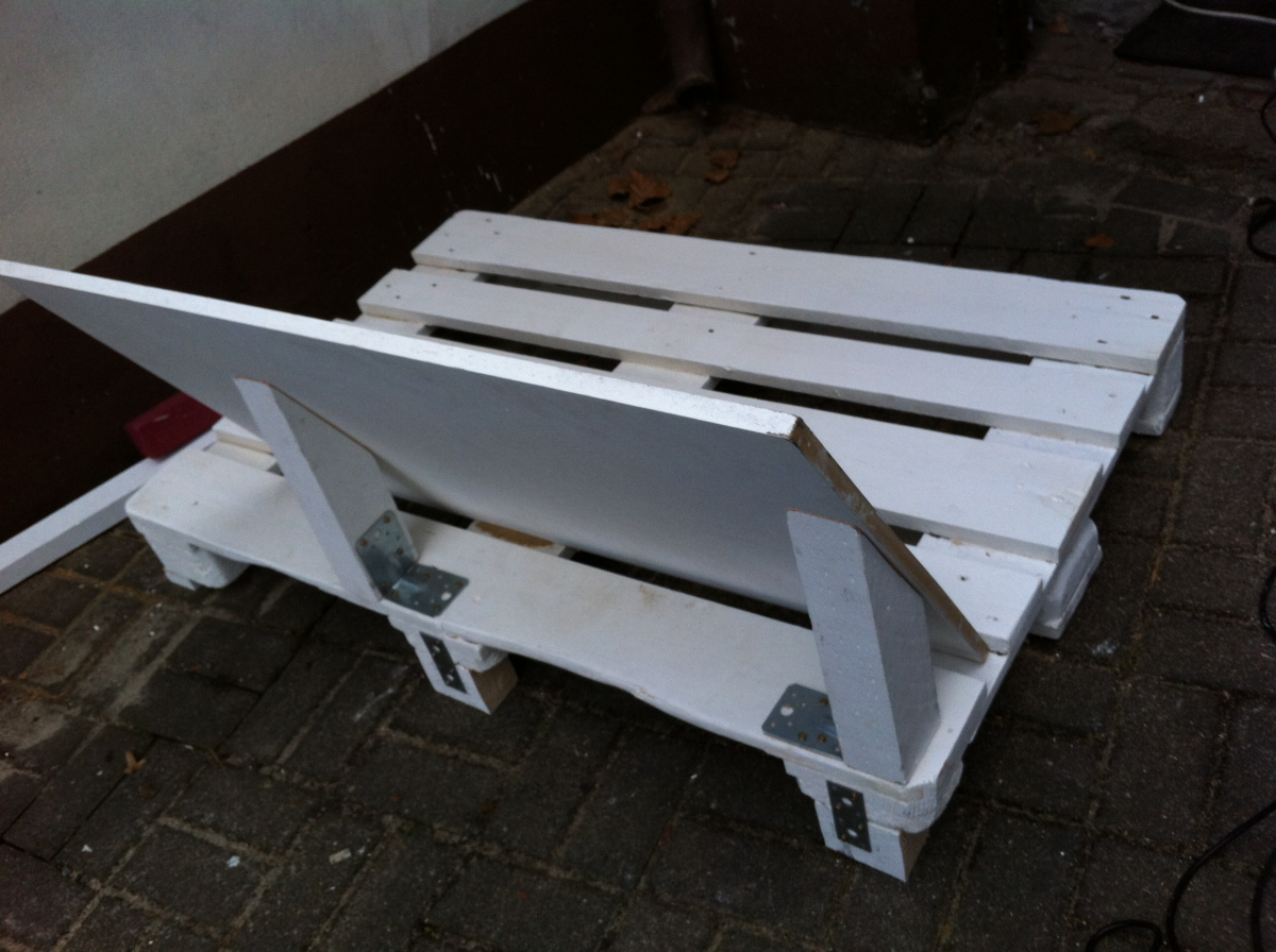 pallet-sofa-first-backrest-5